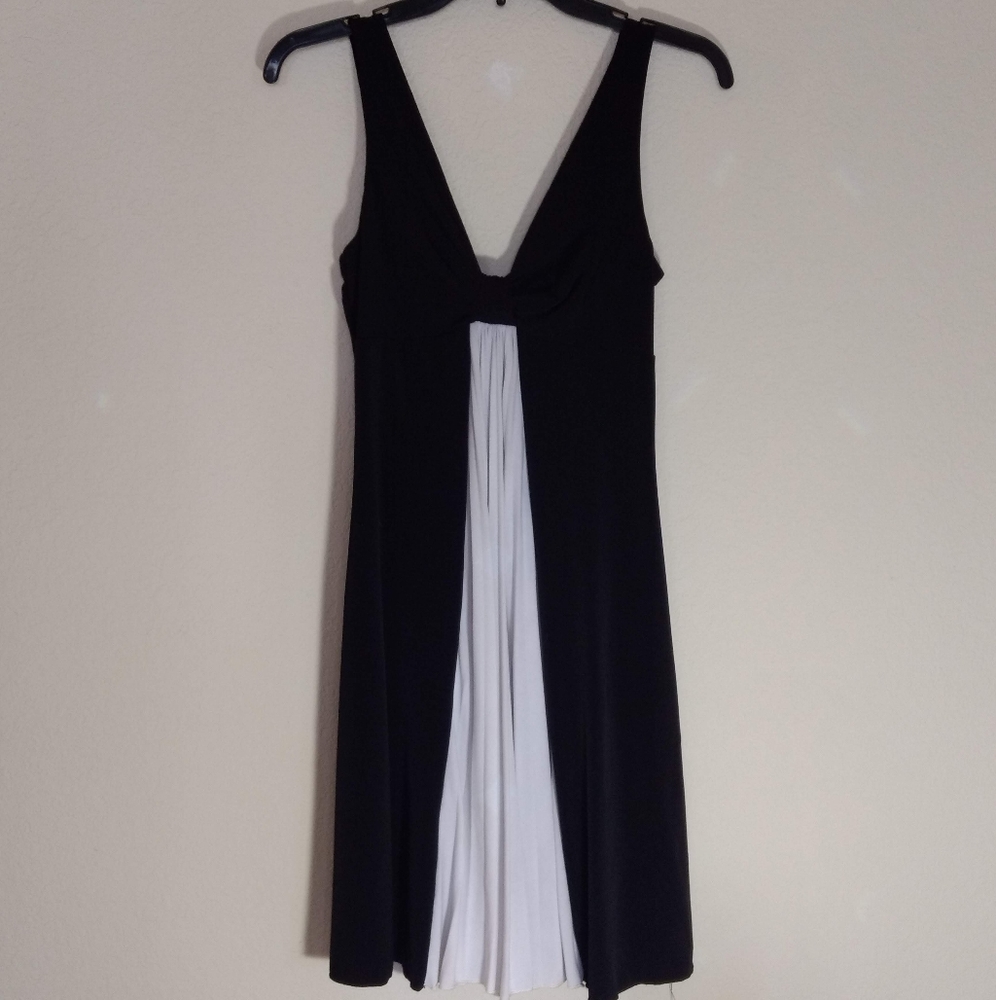 As U Wish , flirty black and white dress, M, EUC